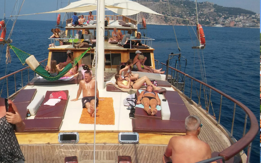 relax-boat-tour-alanya